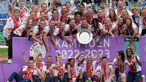 ajax vrouwen instagram